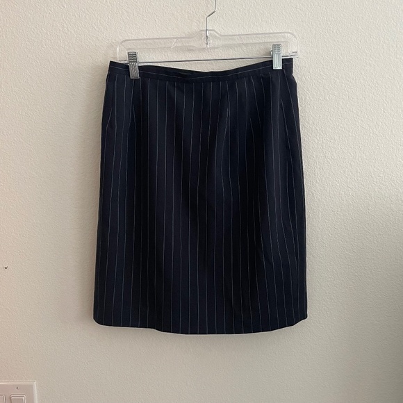 Talbots Skirt Women's Size 10 Petite Navy Blue Pinstripe Wool Blend Academia - Picture 1 of 4